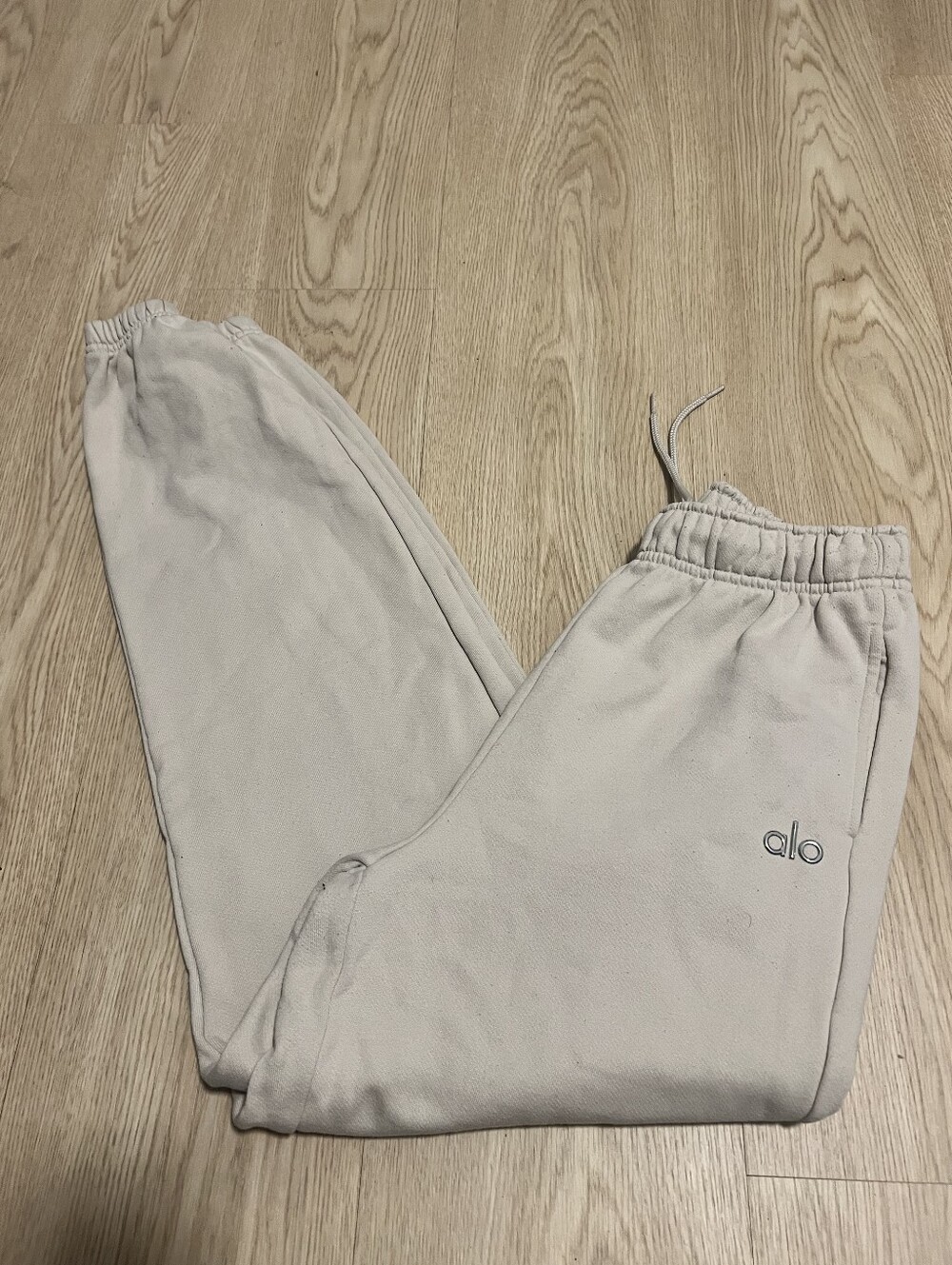Alo Accolade Joggers Small - Picture 4 of 5